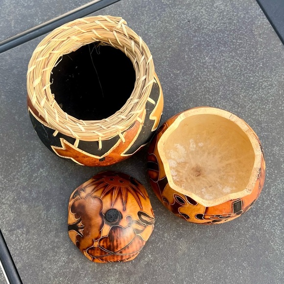 Handcrafted Gourd set - Folk Art - Picture 3 of 8